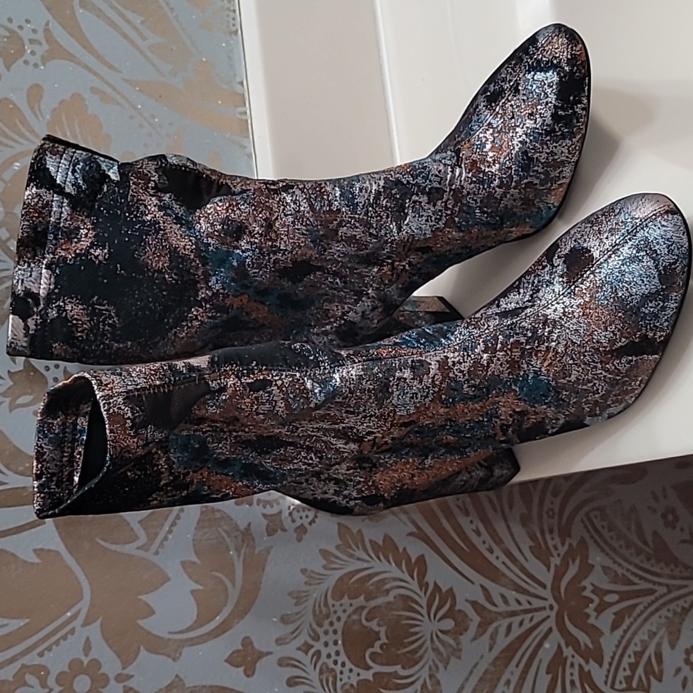Kenneth Cole Authentic booties